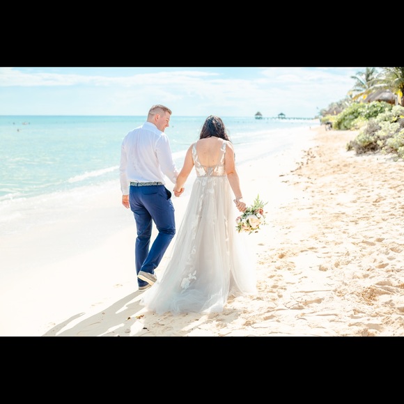 Galatea by Willowby - Picture 4 of 4